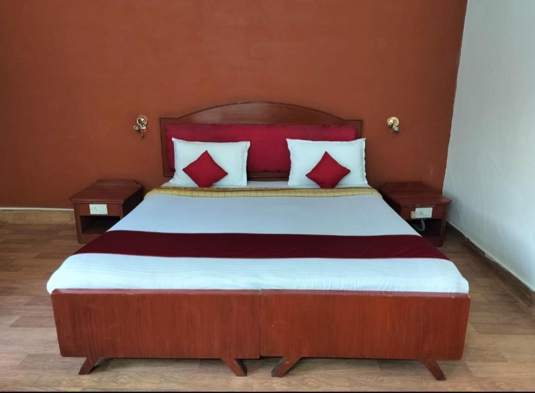 Natures Retreat Hotels And Resorts Уті Екстер'єр фото
